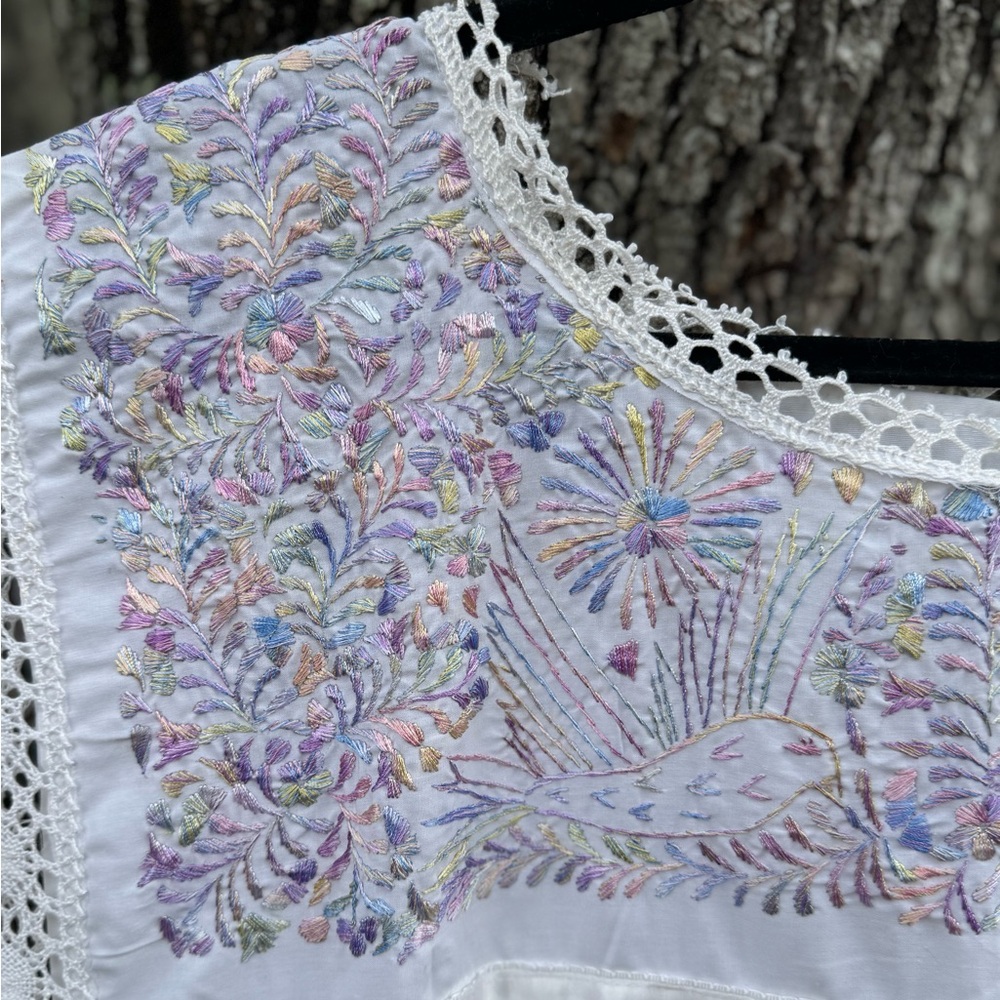 XL Vtg.Oaxaca Handmade embroidered white+purple maxi dress with crochet details. - Picture 7 of 13